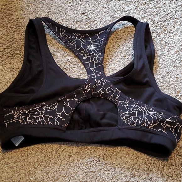 Trio Athleta Set. Leggings, capris, sports Bra - Picture 6 of 16